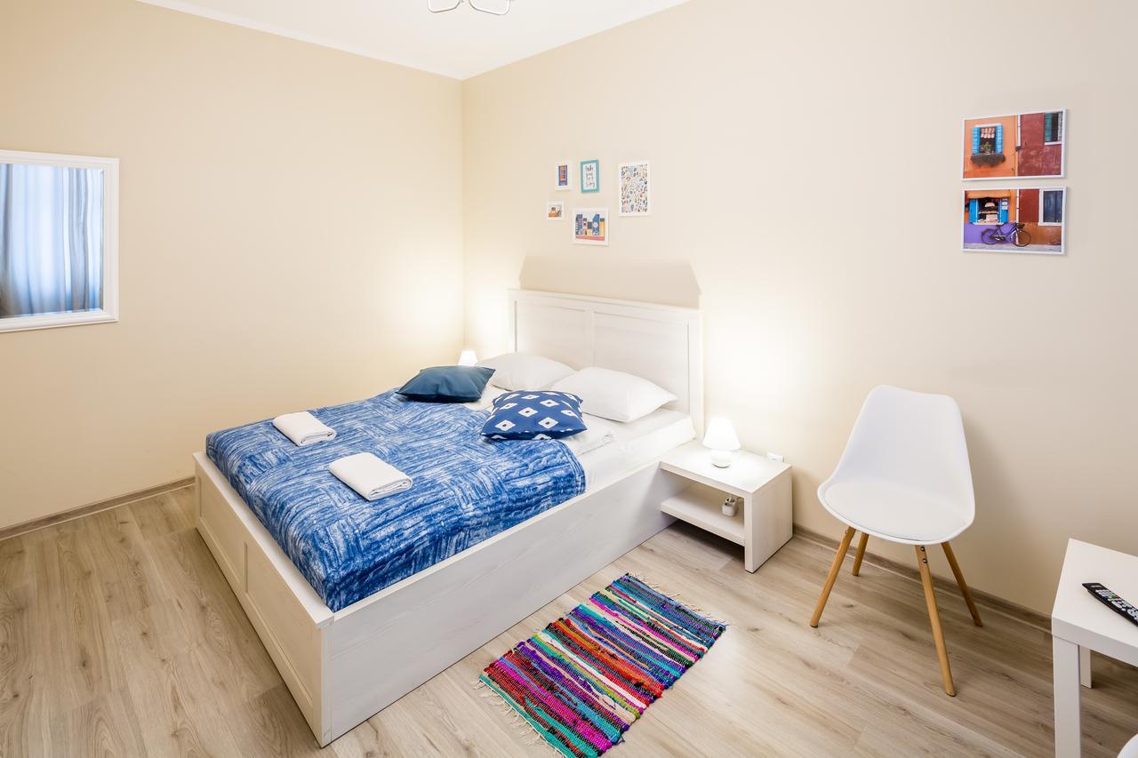 Dominic Apartments إلفيف المظهر الخارجي الصورة